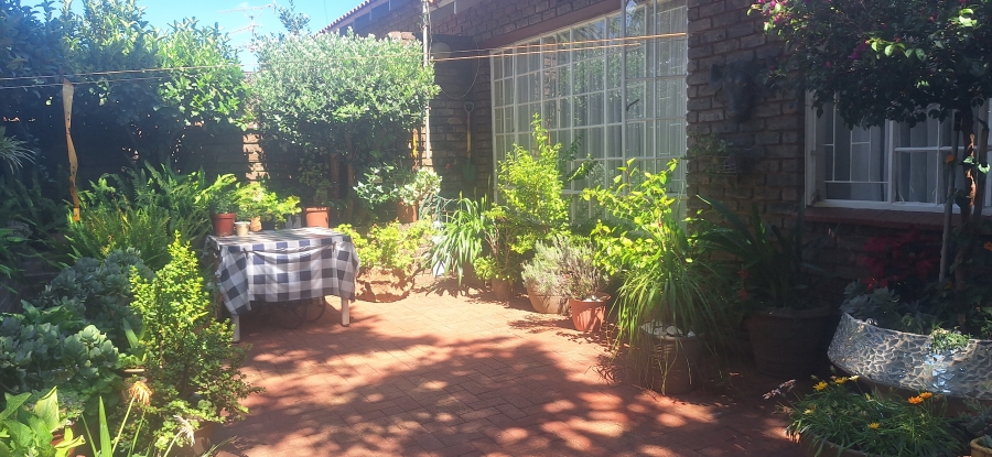 3 Bedroom Property for Sale in Westonaria Gauteng