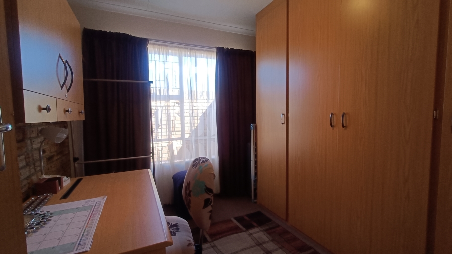 2 Bedroom Property for Sale in Krugersdorp North Gauteng