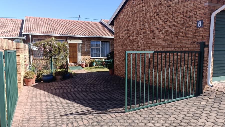 2 Bedroom Property for Sale in Krugersdorp North Gauteng