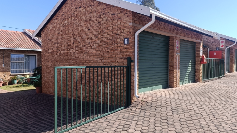 2 Bedroom Property for Sale in Krugersdorp North Gauteng