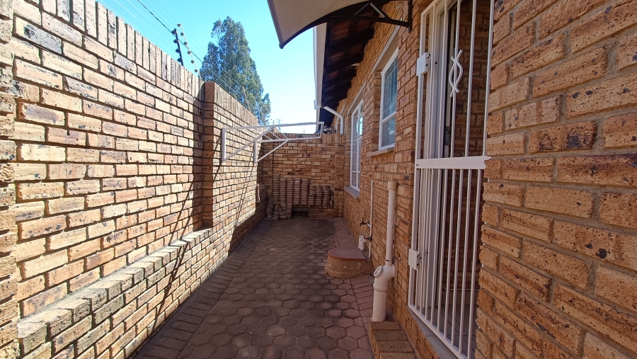 2 Bedroom Property for Sale in Krugersdorp North Gauteng