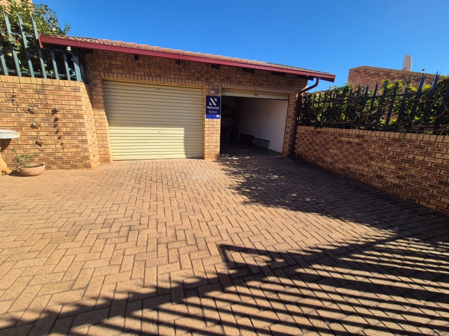 3 Bedroom Property for Sale in Roodekrans Gauteng
