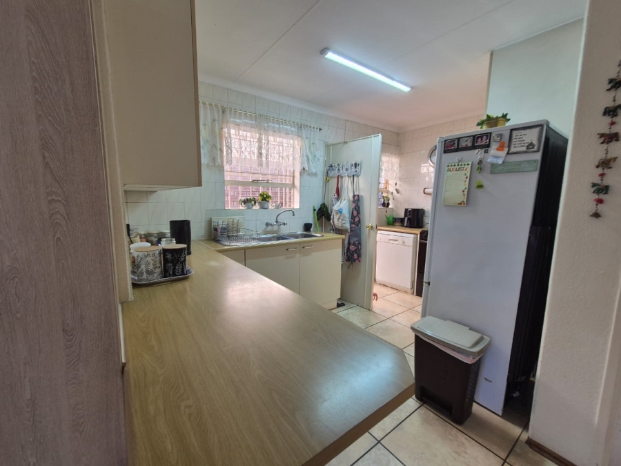 3 Bedroom Property for Sale in Roodekrans Gauteng