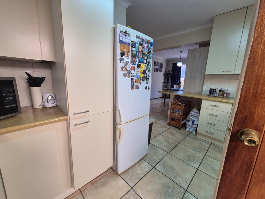 3 Bedroom Property for Sale in Roodekrans Gauteng