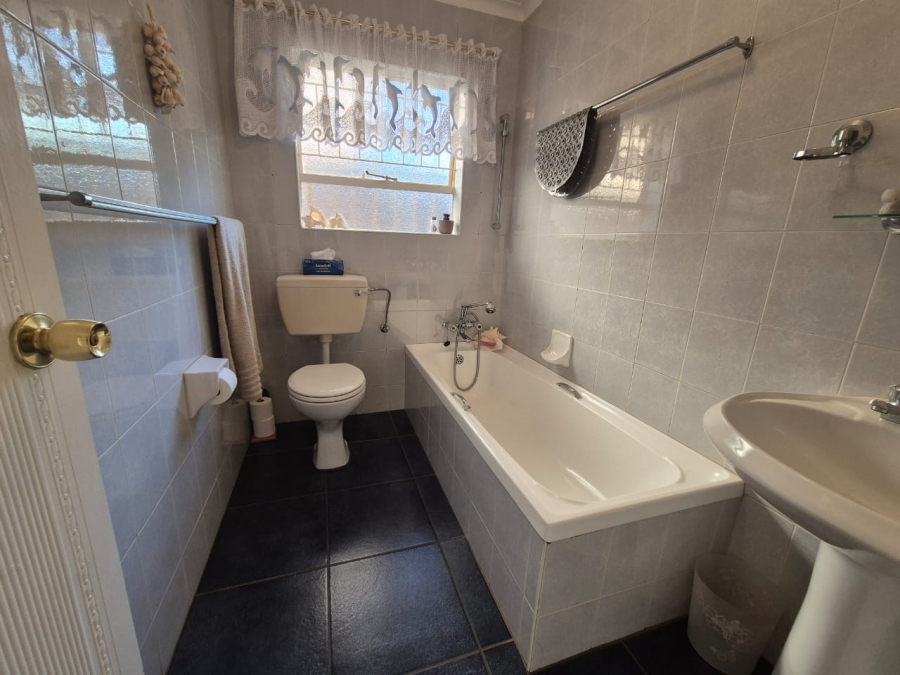 3 Bedroom Property for Sale in Roodekrans Gauteng