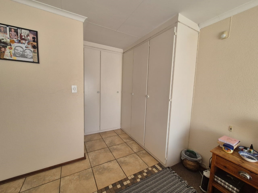 3 Bedroom Property for Sale in Roodekrans Gauteng