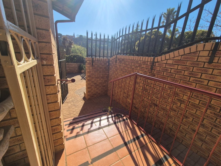 3 Bedroom Property for Sale in Roodekrans Gauteng