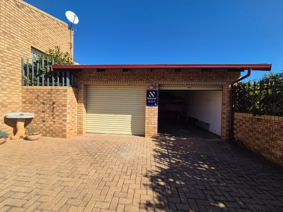 3 Bedroom Property for Sale in Roodekrans Gauteng