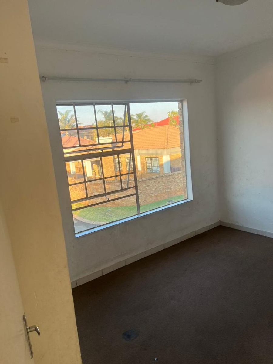 To Let 2 Bedroom Property for Rent in Kenleaf Gauteng