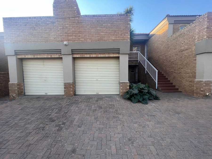 To Let 2 Bedroom Property for Rent in Kenleaf Gauteng