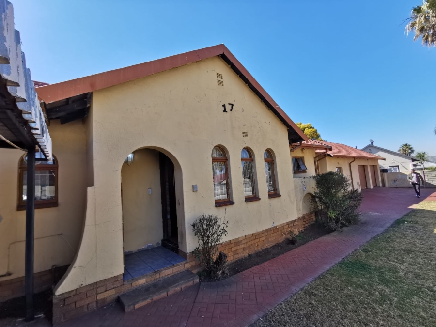 3 Bedroom Property for Sale in Brackendowns Gauteng