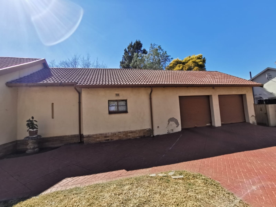 3 Bedroom Property for Sale in Brackendowns Gauteng