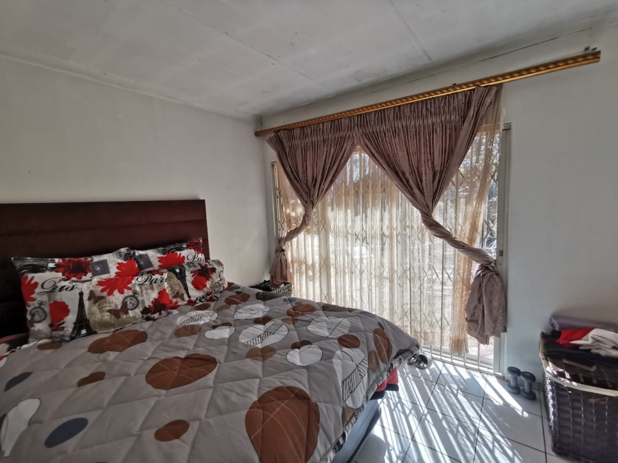 3 Bedroom Property for Sale in Brackendowns Gauteng