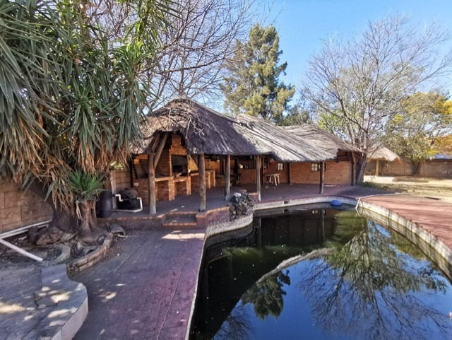 3 Bedroom Property for Sale in Brackendowns Gauteng