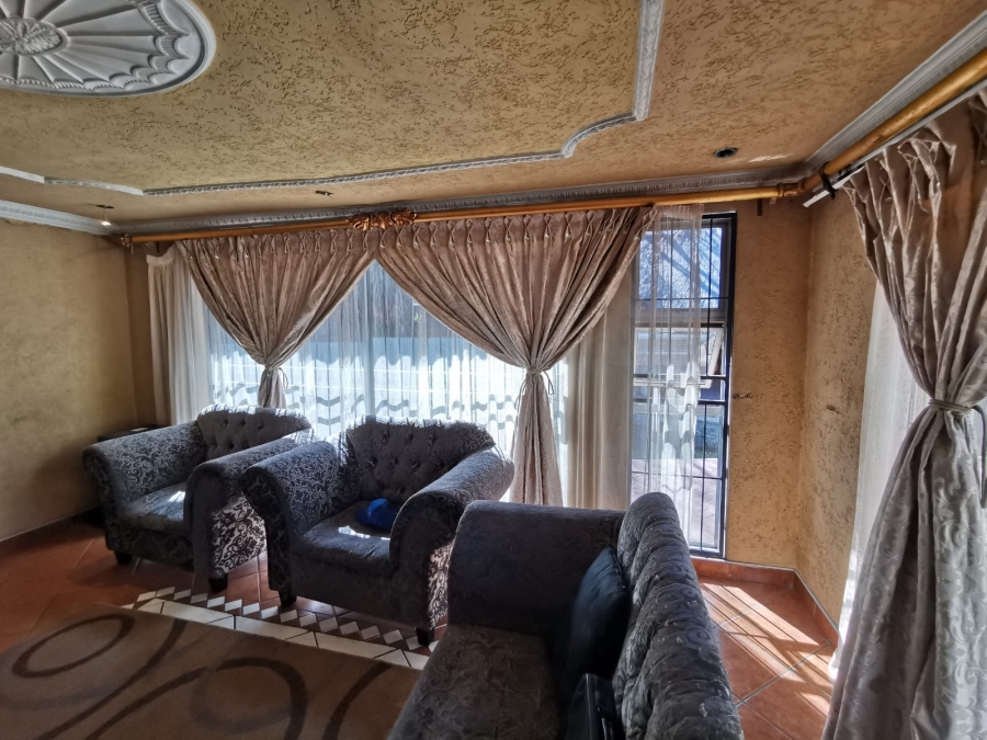 3 Bedroom Property for Sale in Brackendowns Gauteng