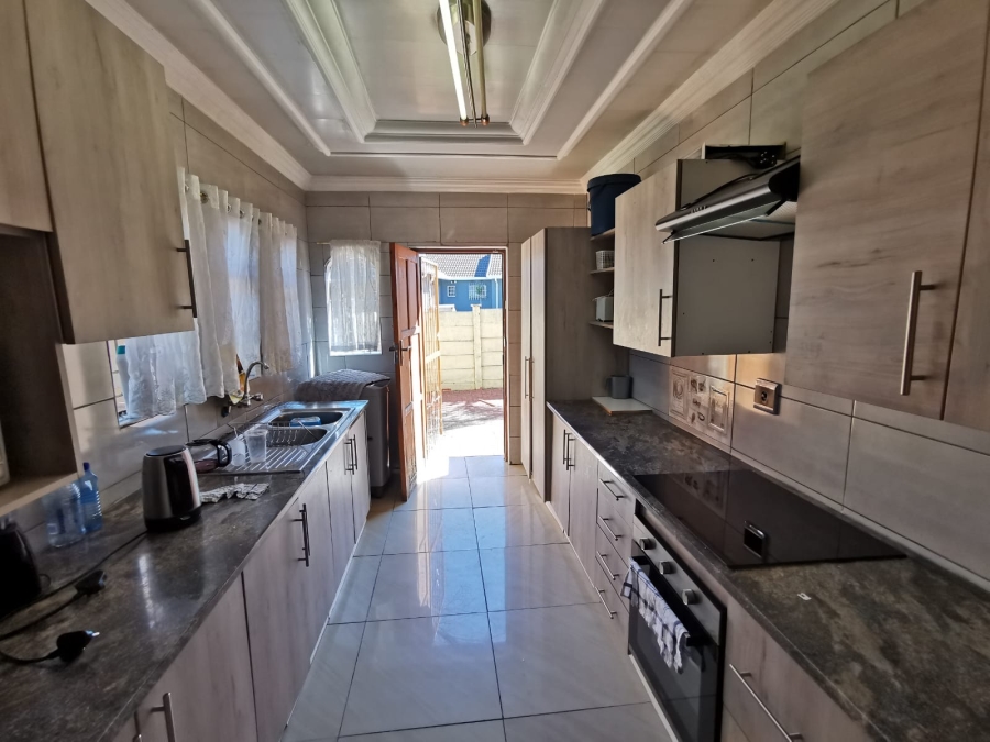 3 Bedroom Property for Sale in Brackendowns Gauteng