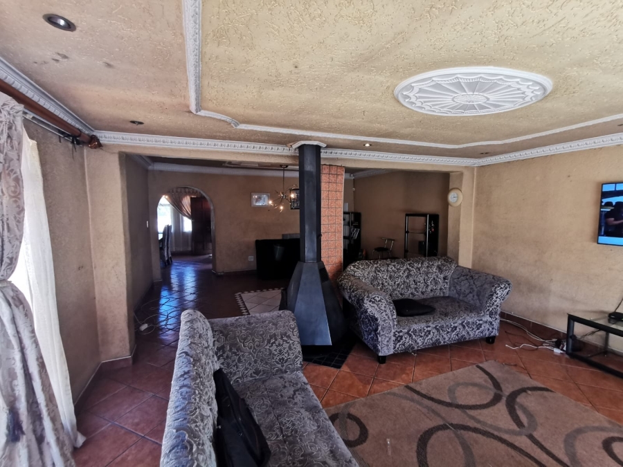 3 Bedroom Property for Sale in Brackendowns Gauteng