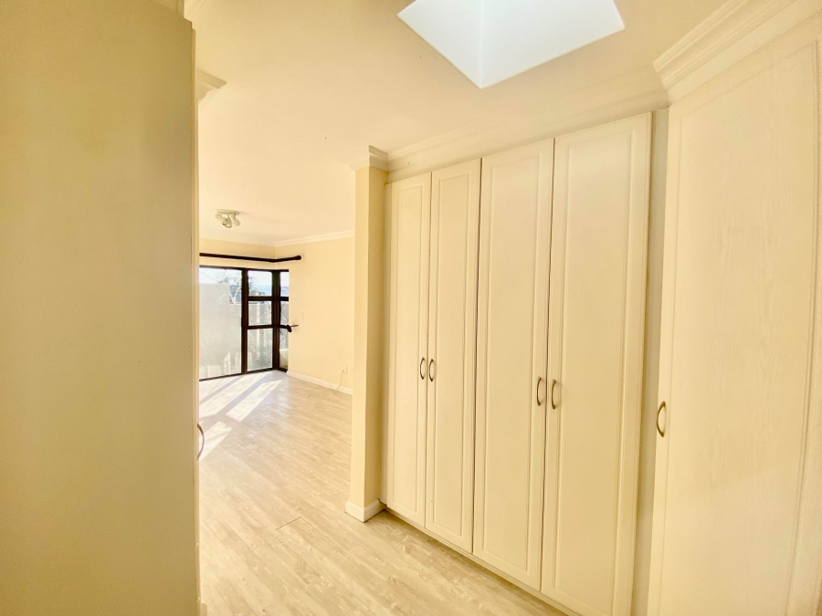 To Let 4 Bedroom Property for Rent in Morningside Gauteng