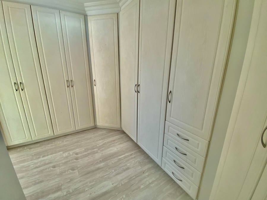 To Let 4 Bedroom Property for Rent in Morningside Gauteng