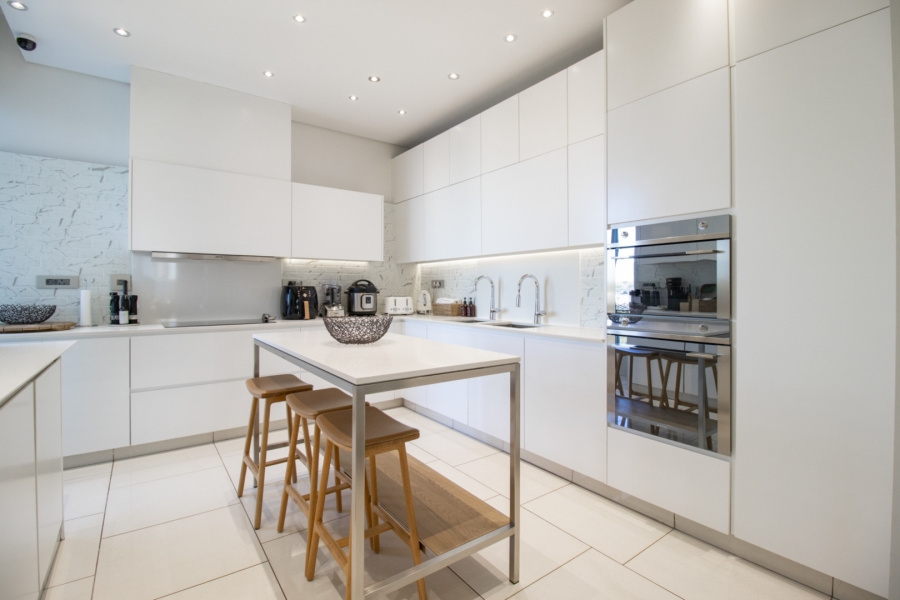 3 Bedroom Property for Sale in Sandhurst Gauteng