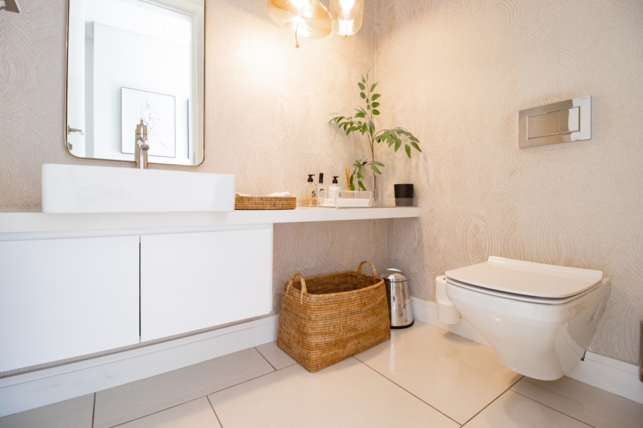 3 Bedroom Property for Sale in Sandhurst Gauteng