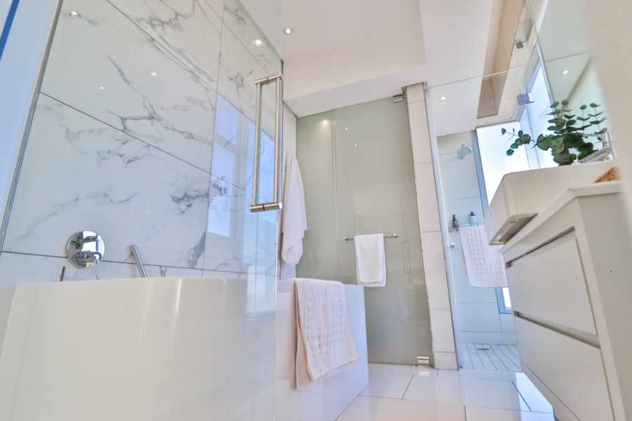 3 Bedroom Property for Sale in Sandhurst Gauteng