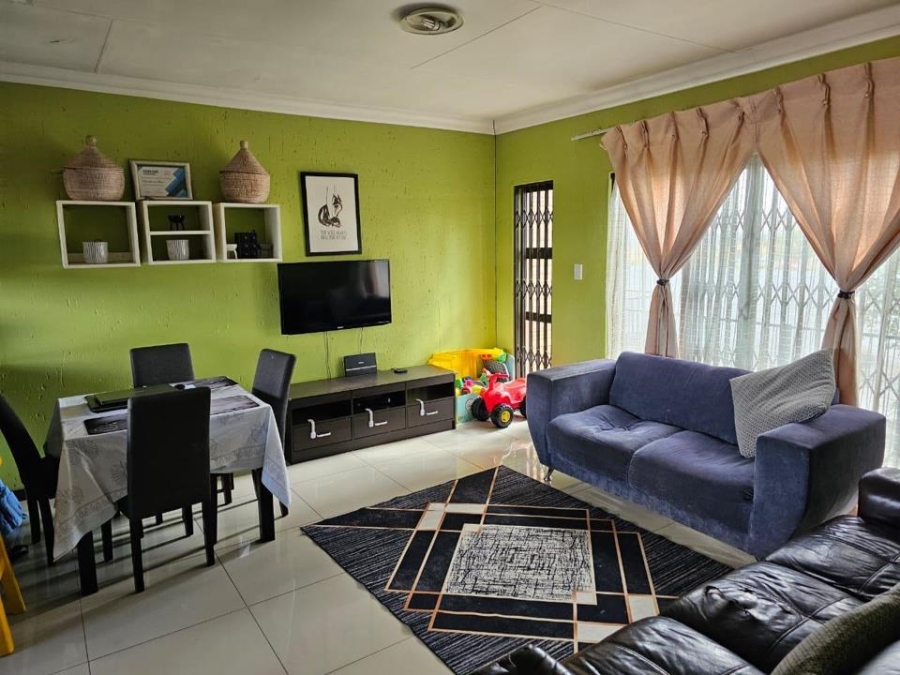 2 Bedroom Property for Sale in Brackendowns Gauteng