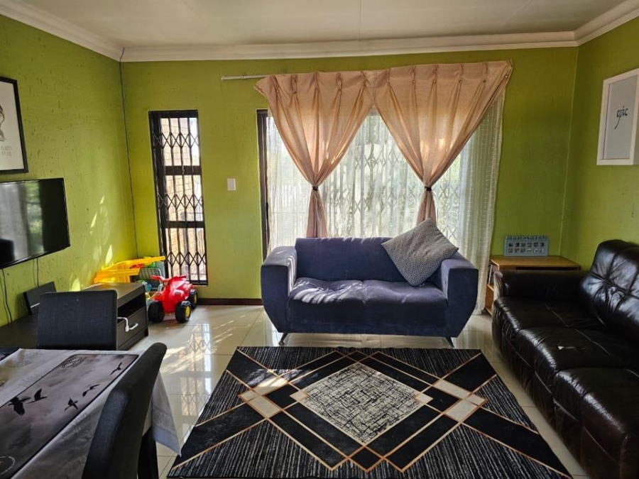 2 Bedroom Property for Sale in Brackendowns Gauteng