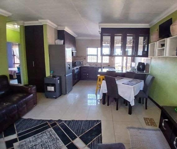 2 Bedroom Property for Sale in Brackendowns Gauteng