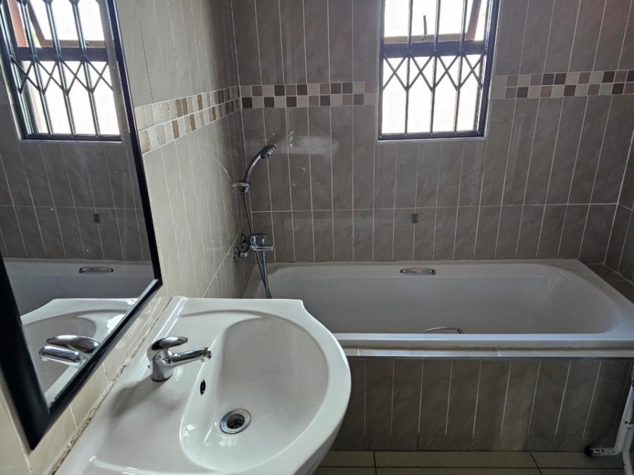 2 Bedroom Property for Sale in Brackendowns Gauteng