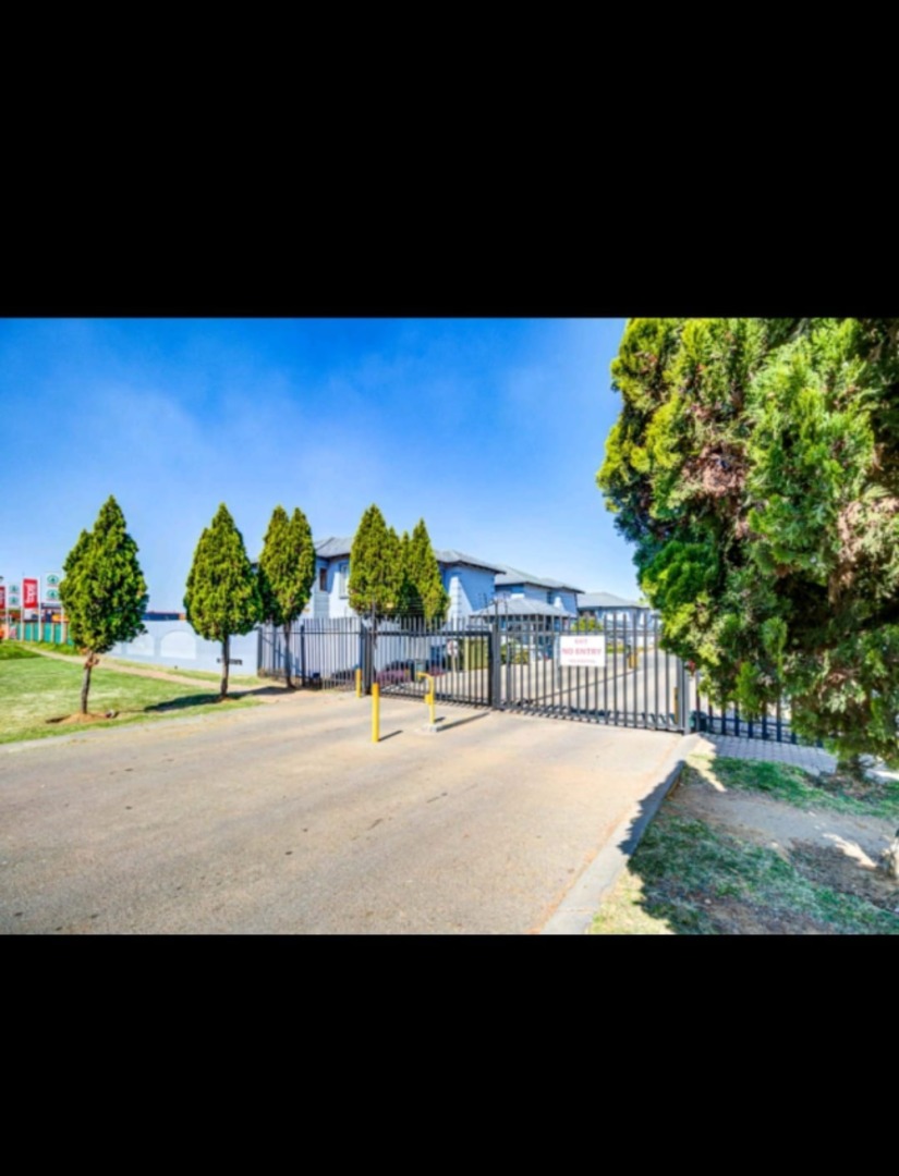 2 Bedroom Property for Sale in Crystal Park Gauteng