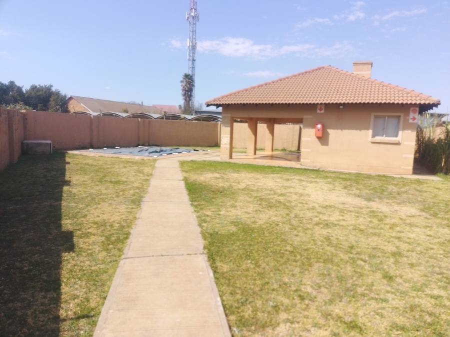 2 Bedroom Property for Sale in Crystal Park Gauteng