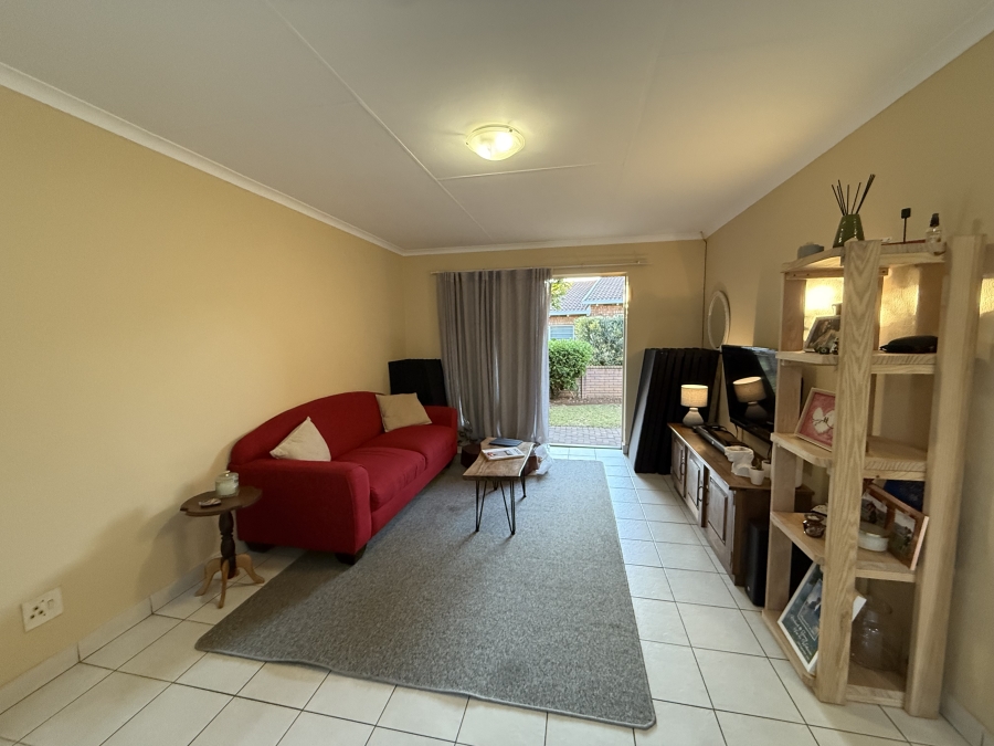 To Let 2 Bedroom Property for Rent in Liefde en Vrede Gauteng