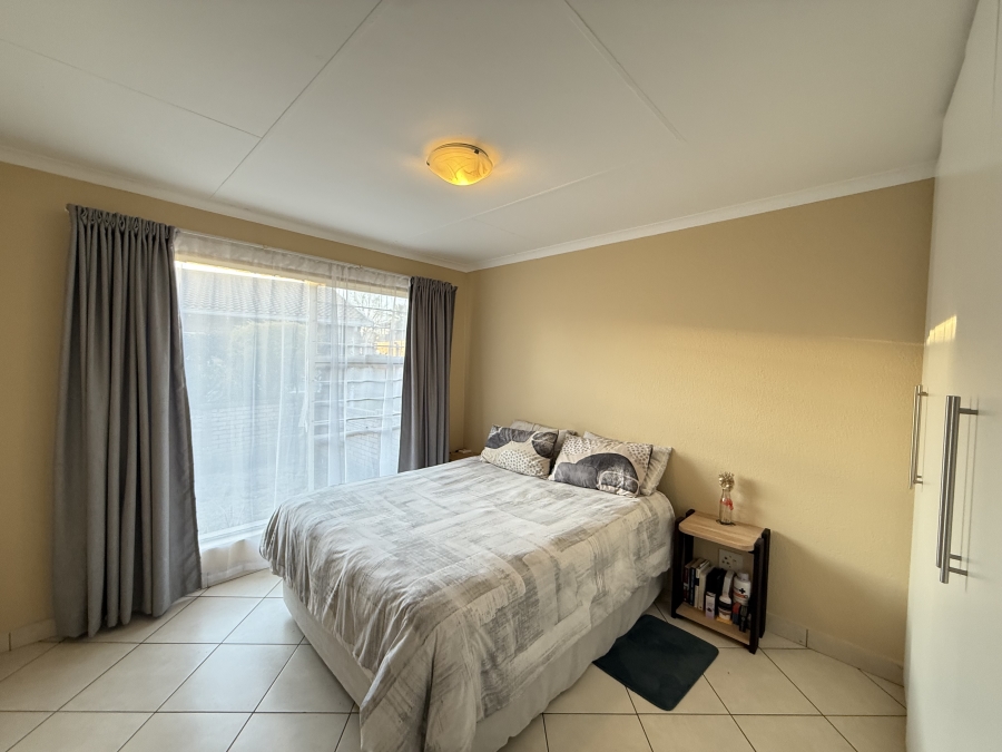 To Let 2 Bedroom Property for Rent in Liefde en Vrede Gauteng