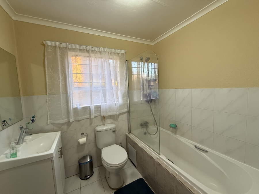 To Let 2 Bedroom Property for Rent in Liefde en Vrede Gauteng