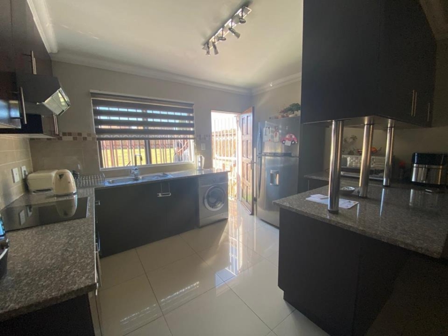 3 Bedroom Property for Sale in Brackendowns Gauteng
