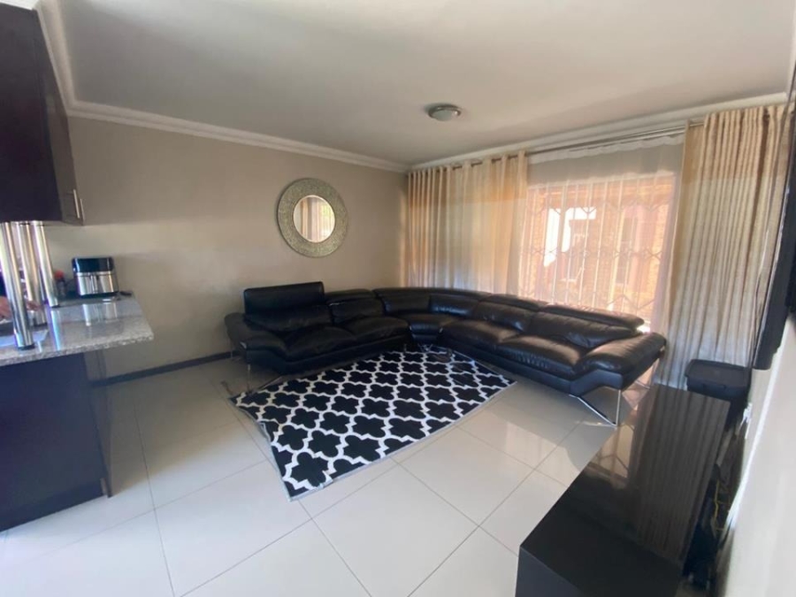 3 Bedroom Property for Sale in Brackendowns Gauteng