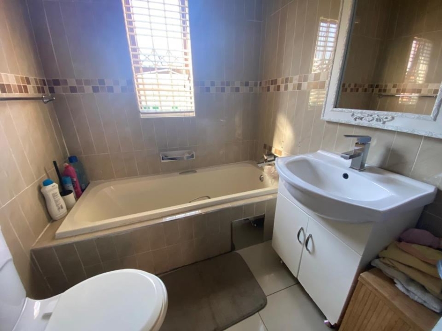 3 Bedroom Property for Sale in Brackendowns Gauteng
