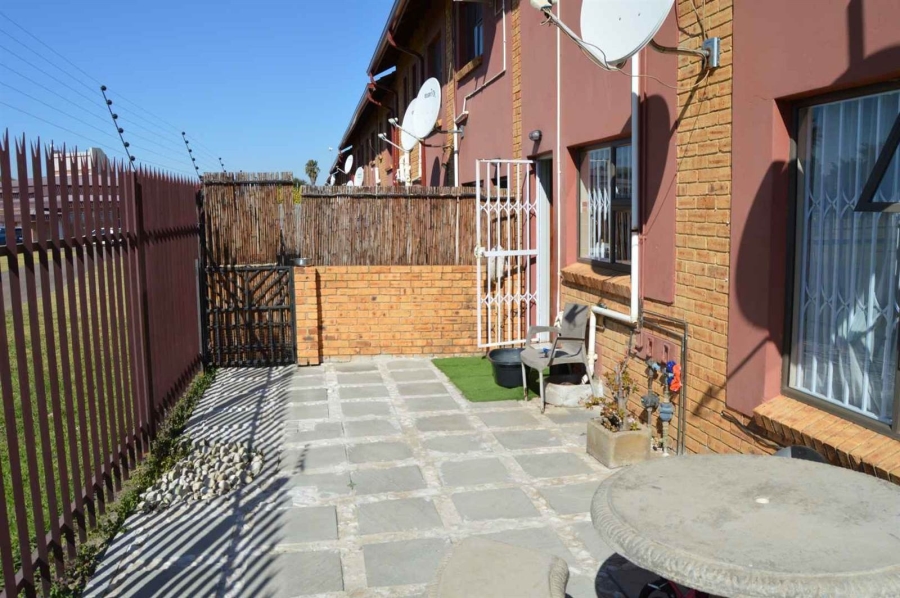 3 Bedroom Property for Sale in Brackendowns Gauteng