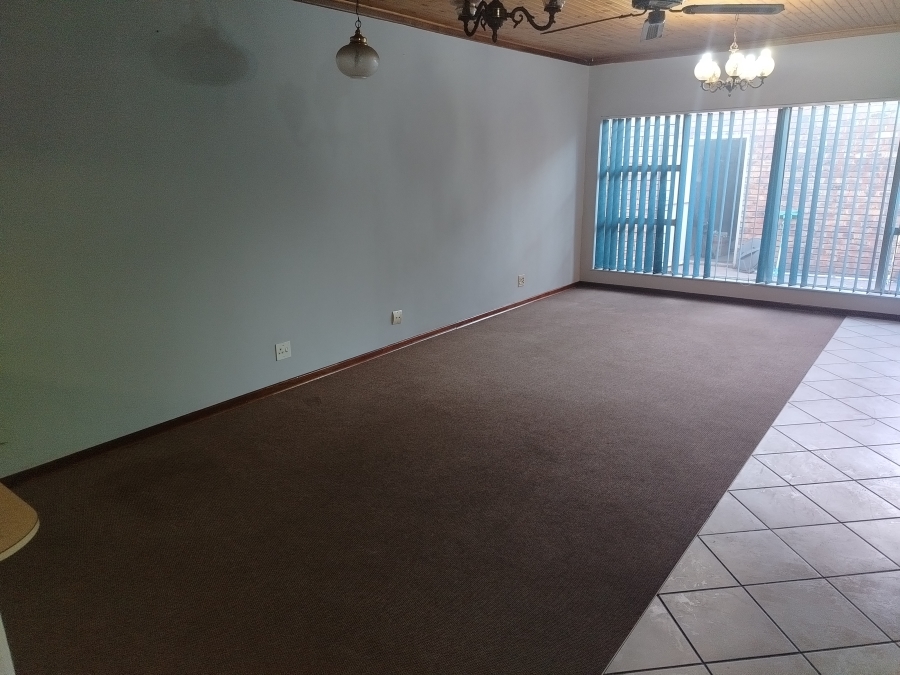 3 Bedroom Property for Sale in Flora Gardens Gauteng