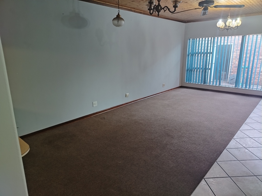 3 Bedroom Property for Sale in Flora Gardens Gauteng