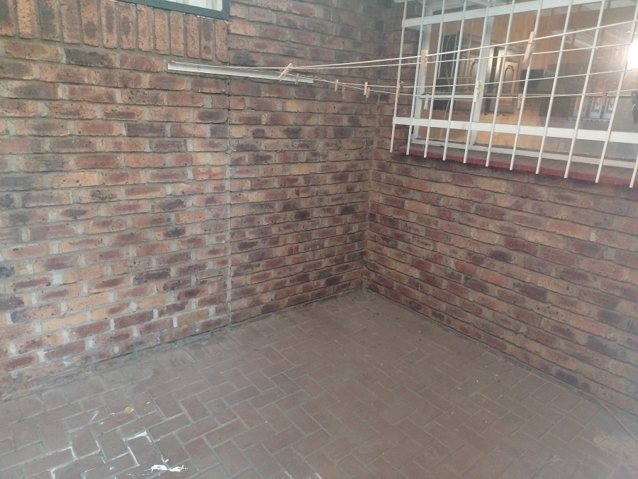 3 Bedroom Property for Sale in Flora Gardens Gauteng