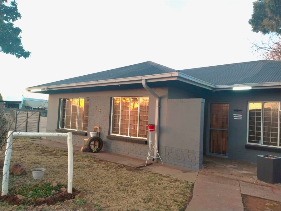 3 Bedroom Property for Sale in Kookrus Gauteng