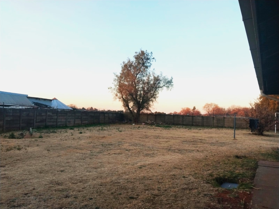 3 Bedroom Property for Sale in Kookrus Gauteng