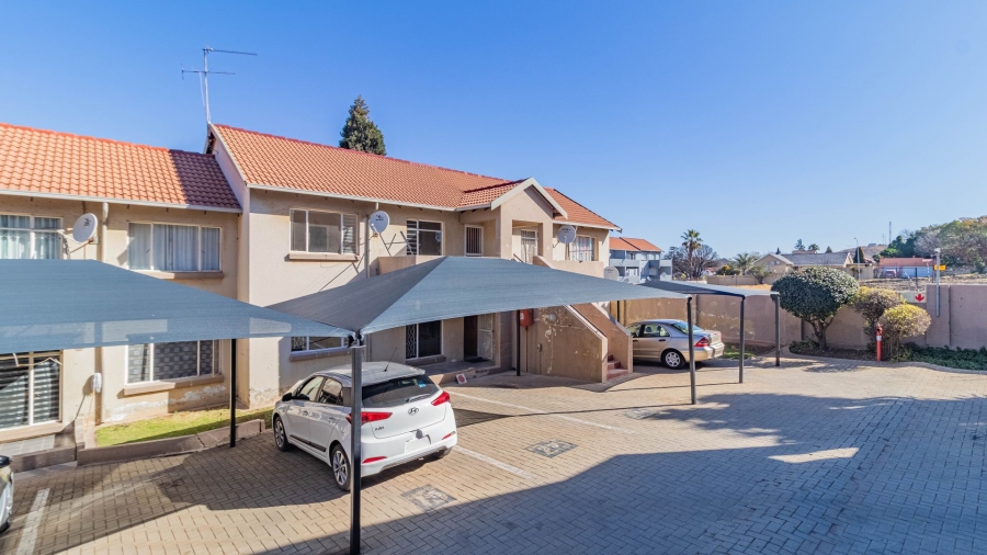 To Let 2 Bedroom Property for Rent in Linmeyer Gauteng