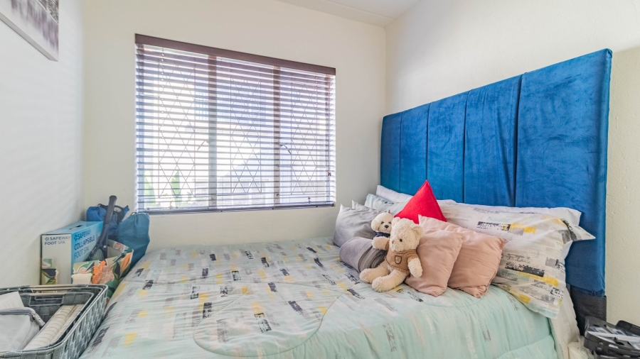 To Let 2 Bedroom Property for Rent in Linmeyer Gauteng