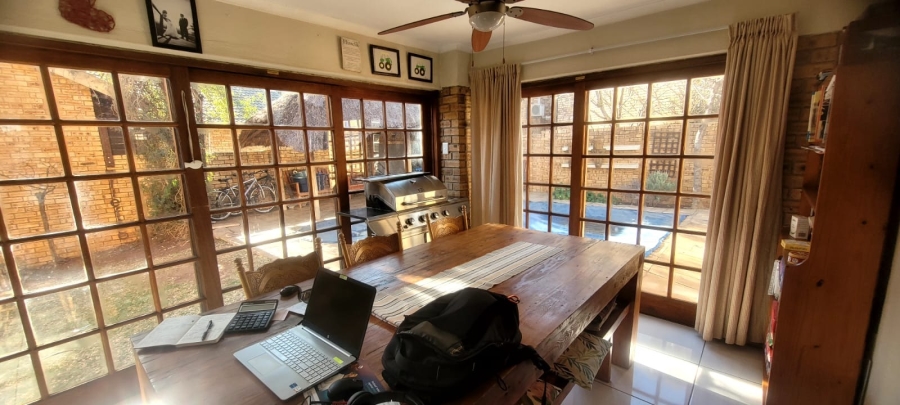 To Let 4 Bedroom Property for Rent in Rooihuiskraal Gauteng