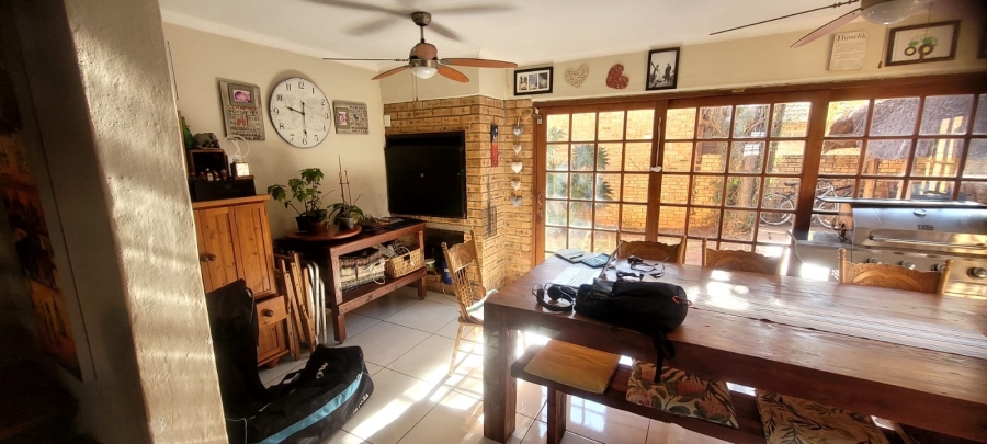 To Let 4 Bedroom Property for Rent in Rooihuiskraal Gauteng