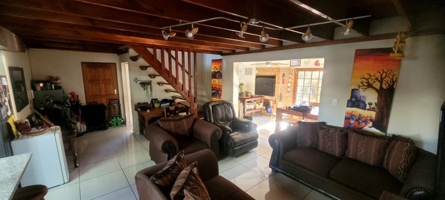 To Let 4 Bedroom Property for Rent in Rooihuiskraal Gauteng