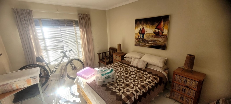 To Let 4 Bedroom Property for Rent in Rooihuiskraal Gauteng